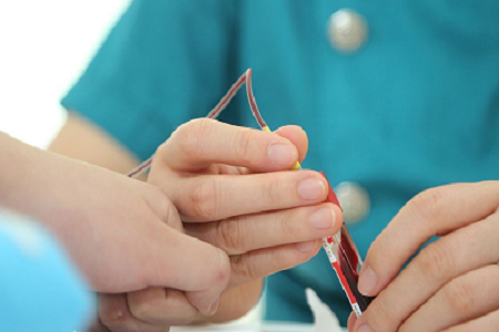 Висококвалитетни стерилни стапчиња за брисеви за сигурна колекција на вируси